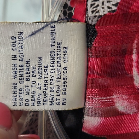 Allison Daley Black and Red Floral Lace Blouse - Picture 3 of 4